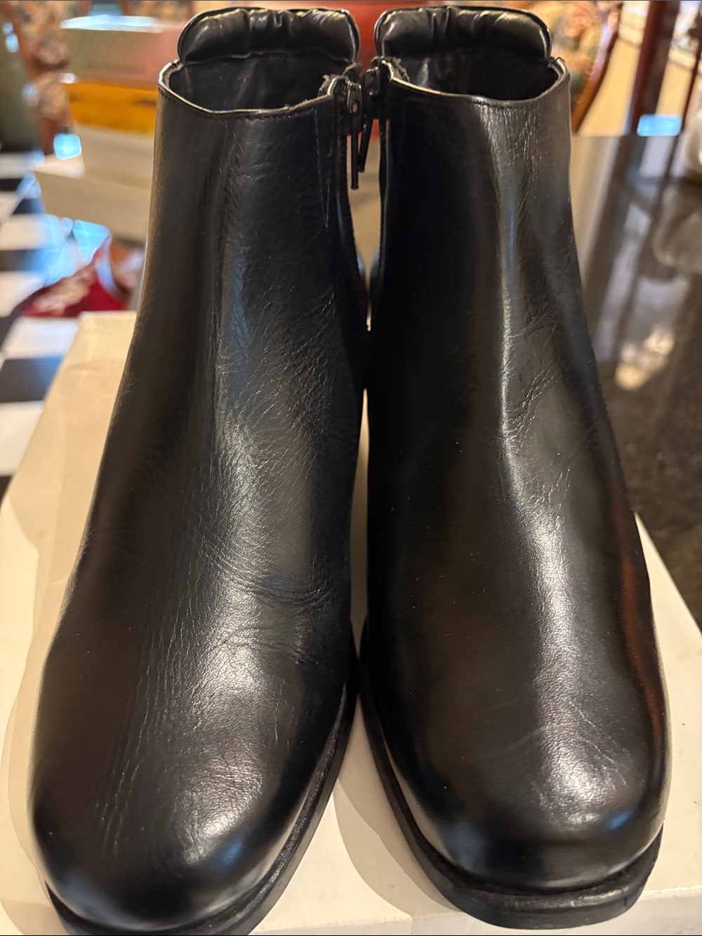 Ladies leather bootie.